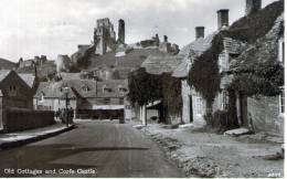 Beatiful Old Post Card  " OLD COTTAGES AND CORFE CASTLE " - Sonstige & Ohne Zuordnung