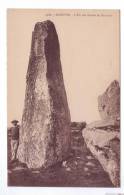 56  ERDEVEN Un Des Geant Menhir De Kerzerho - Erdeven