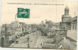 Delcampe - DEP 50 VILLEDIEU LES POELES PLACE DE LA REPUBLIQUE - Villedieu