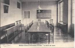 Maison Ecole D Infirmieres Privees Salle De Cours - Enseignement, Ecoles Et Universités