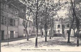 Maison Ecole D Infirmieres Privees La Cour D Entree - Enseignement, Ecoles Et Universités