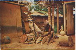 Village Wood Carver, Sculpteur Sur Bois, Nigeria, N´a Pas Circulé, Editions CMS, CP Neuve - Nigeria