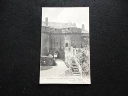 Lassay : Entrée Du Château. - Lassay Les Chateaux