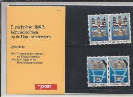 St.- Nederland Postfris PTT Mapje Nummer 8 - 5  Oktober 1982. Koninklijk Paleis Op De Dam, Amsterdam. - Unused Stamps