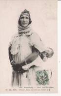 MAROC 66 FEMME JUIVE PORTANT SON ENFANT (BEAU PLAN) - Judaisme