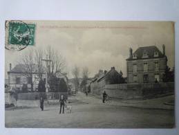 NEUFCHÂTEL-en-BRAY  :  Place Du Calvaire Et Route De Londinières - Neufchâtel En Bray