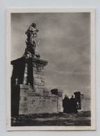 Ile De Sein, Monument Et Habitantes - Carte Photo De 1938 - Ile De Sein