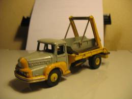 DINKY TOYS FRANCE 38A UNIC MULTIBENNE MARREL - Dinky