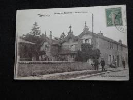 Givry - En -  Argonne :Le Facteur Devant La  Maison Etienne. - Givry En Argonne