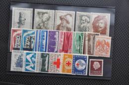 H 065 ++ NETHERLANDS OLDER LOT HINGED/USED  ++ SEE PICTURE FOR DETAILS - Collections