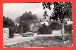 VILLEJUIF La Mairie Et L'Eglise Vues Du Square. - Villejuif