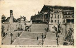 MARSEILLE - L'ESCALIER MONUMENTAL DE LA GARE ST-CHARLES - Bahnhof, Belle De Mai, Plombières