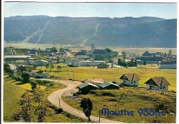 CPM 25 MOUTHE Vue Générale Eglise Route 1981 - Mouthe