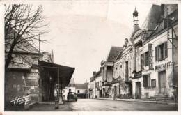 37...INDRE ET LOIRE...STE MAURE DE TOURAINE......MAIRIE ET HALLES...... ECRITE. . ‹(•¿• )› - Sonstige & Ohne Zuordnung