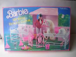 Barbie /  BLINKING  BEATY  CORRAL - Barbie