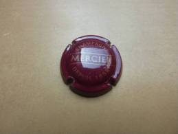 Capsule * CHAMPAGNE "MERCIER DEPUIS 1858" (doré Sur Fond Bordeau) - Mercier