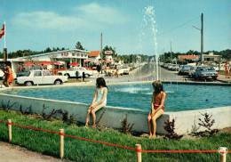 CPM LA PALMYRE , LES MATHES ,  Le Rond-point De La Plage - Les Mathes