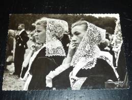 JEUNES DE BRETAGNE - JEUNES FILLES DE BAUD - COIFFE DE CEREMONIE - 56 MORBIHAN - Baud