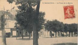 ( CPA 92)  GENNEVILLIERS  /  La Place De La Mairie - - Gennevilliers