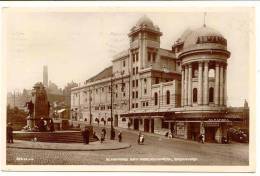 UK15  BRADFORD : Alhambra And War Memorial - Bradford