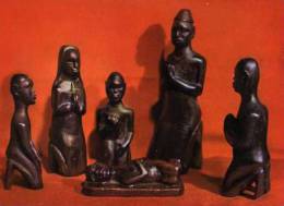 Art Chretien D'Afrique Tchad Cerche Sculptee Par Mathias Goyo A Fort Archambault - Chad
