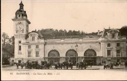 64...PYRENEES ATLANTIQUES...BAYONNE...LA GARE DU MIDI...NON..ECRITE .. .. . . ‹(•¿• )› - Bayonne