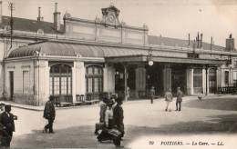 86....VIENNE....POITIERS. ...LA GARE..............NON ...ECRITE . . ... . ‹(•¿• )› - Poitiers