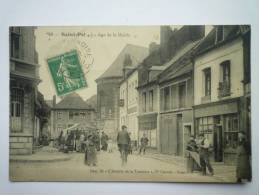 SAINT-POL  (Pas-de-Calais)  :  La  Rue  De La  MAIRIE  -  Belle Animation  - Saint Pol Sur Ternoise