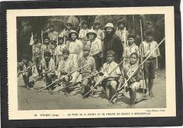 BRAZAVILLE  UN  PERE  DU ST ESPRIT ET  SA  TROUPE DE  SCOUTS - Brazzaville