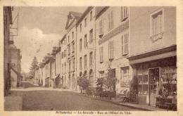 ALLANCHE La Grande Rue Et L´Hôtel De Ville - Allanche