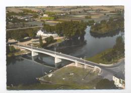 L'Ile Bouchard. Le Pont Sur La Vienne. Vue Aérienne. - L'Île-Bouchard
