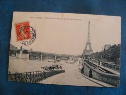 CP..PARIS ..BORDS DE SEINE AU PONT DE GRENELLE..PLI EN BAS..MARQUE D ALBUM..CHARGEMENT DU SABLE..1907 - District 15