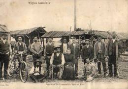 Landes  40     Métier  - Labèque Types Landais   Personnel De Locomobile Dans Les Pins ( Gondolée Et Recollée Voir Scan) - Autres & Non Classés