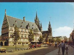 ## Netherlands PPC Gouda Stadhuis Zijkant En St. Jan Luchtpost Par Avion Label 1985 To Massachusetts USA (2 Scans) - Gouda