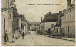 6422  - Yonne - VERMENTON :  Gendarmerie Et Rue Nationale - Vermenton