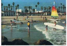 CENTRAL SANTA BARBARA'S WATERFRONT - Animation Avec Baigneurs, Planchistes Et Catamaran - TBE, Neuve, 2 Scans - Santa Barbara