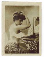 CHROMO CIGARETTES MELIA ALGER PIN UP: "Femme En Soutien Gorge Faisant Son Chignon" - Melia