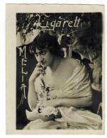 CHROMO CIGARETTES MELIA ALGER PIN UP : "Femme Au Regard Espiègle" - Photo Signée H Mannuel - Sabot - Melia