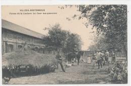 80 )) VILLERS BRETONNEUX   Ferme De La Couture, La Cour Aux Poussins   ANIMEE  ** - Villers Bretonneux