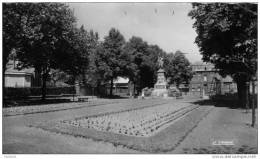 59 - AULNOYE - Le Jardin Et Le Monument Aux Morts - CPSM - 1959 - Aulnoye