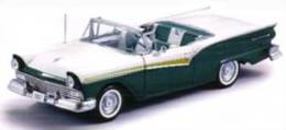 Sun Star 1334, Ford Fairlane Skyliner 1957, 1:18 - Sun Star