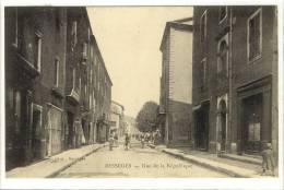 Carte Postale Ancienne Bessèges - Rue De La République - Bessèges