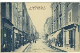 Carte Postale Ancienne Bessèges - Rue De La République - Bessèges