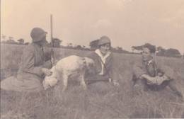 ¤¤  -    Carte Photo D'un Scène De Chasse  -  Chien , Fusil  -  Chasseur , Chasseuses   -  ¤¤ - Chasse