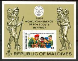 1975 Maldive Scout Scoutisme Scouting Overprinted Block MNH** -Sc38A - Unused Stamps