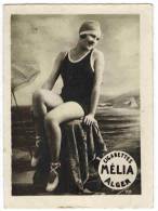 CHROMO CIGARETTES MELIA  ALGER FEMMES PIN UP : "Femme En Maillot De Bain Et Bord De Mer" - Melia