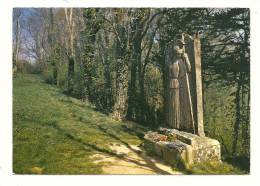 Cp, 85, Mouchamps-le-Colombier, Stèle Funéraire En Pierre Balnche Taillé Représentant Une Minerve Au Repos, Voyagée 1978 - Autres & Non Classés