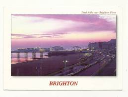 Cp, Angleterre, Brighton, Dusk Falls Over Brighton Piers, Voyagée - Brighton