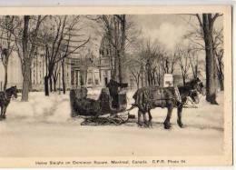 Canada     Québec   Montréal   Hors Sleighs On Dominion Square  Traneau Attelé Par Des Chevaux - Montreal