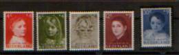 NETHERLANDS CHILDREN 1957 MNH ** - Neufs